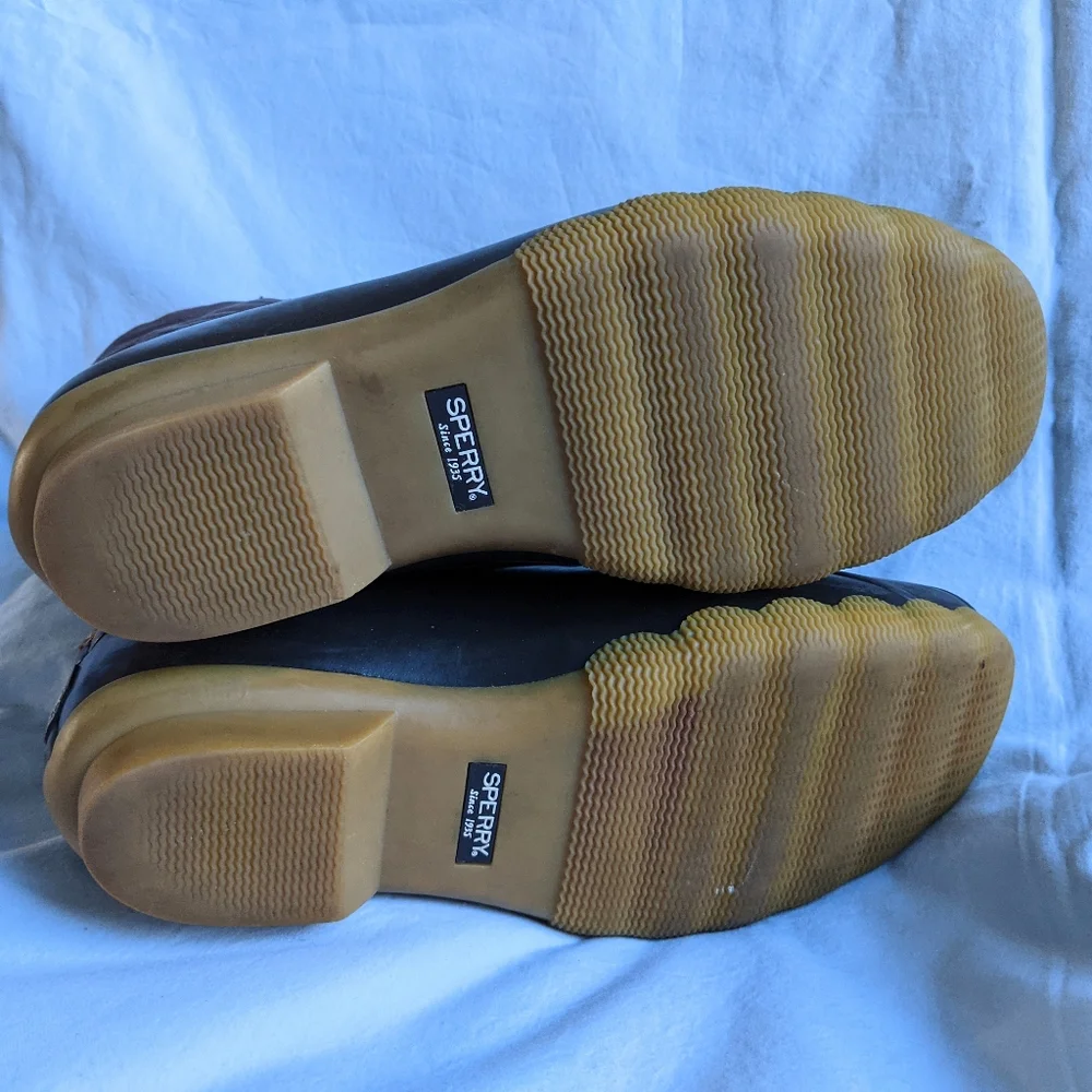 Sperry girl saltwater boots size 4